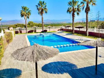Villa en venta en Los Arenales del Sol - Terraza