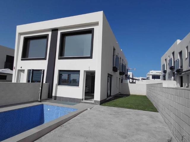 Casa adosada en Venta en Monte y Mar