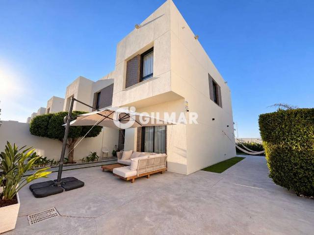 Casa adosada en Venta en Montealto