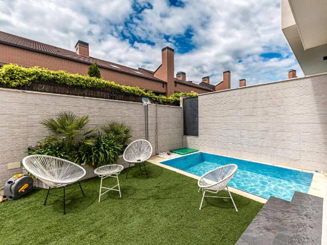 Casa adosada en Venta en Montecarmelo