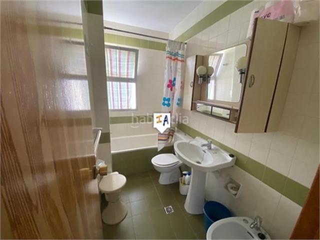 Casa adosada en venta en Montefrío. Casas adosadas.