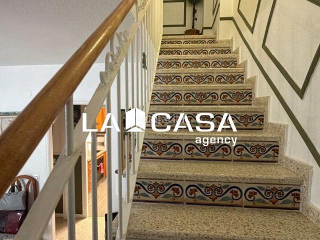 Casa adosada en venta en Montequinto, Avenida de Europa. Casas adosadas.