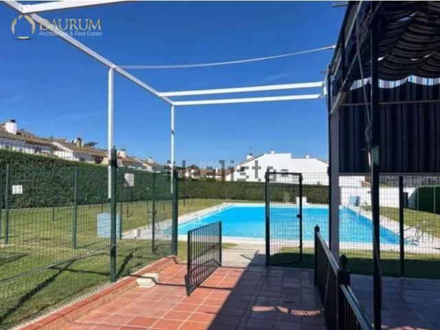 Casa adosada en venta en Montequinto, Avenida de Europa. MAGNÍFICA CASA DE 4 DORMITORIOS EN AVENIDA DE EUROPA MONTEQUINTO. Casas adosadas.
