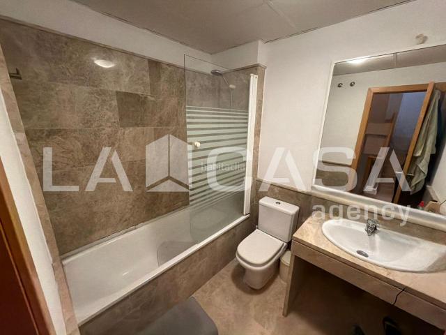Casa adosada en venta en Montequinto, Olivar de Quintos. Se vende estupendo Adosado en Olivar de Quintos. Casas adosadas.