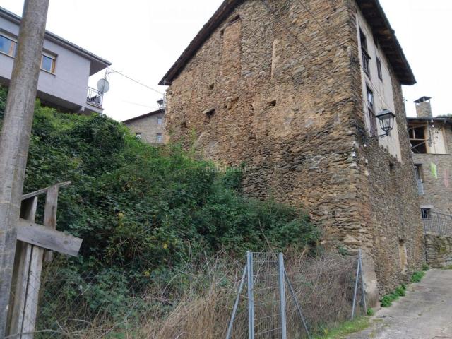 Casa adosada en venta en Montferrer i Castellbò. Casas adosadas Montferrer i.