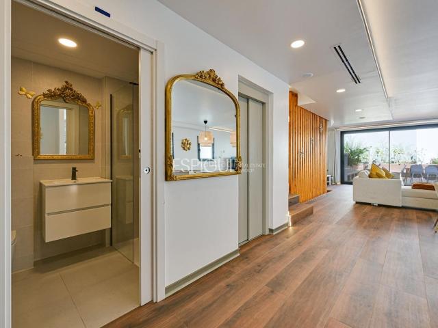 Casa adosada en venta en Montgat. Casa adosada de obra nueva con vistas al mar en zona residencial de Montgat. Casas adosadas.