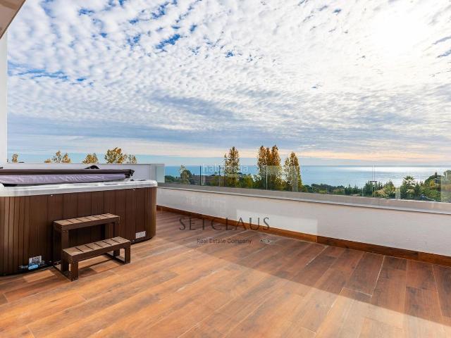 Casa adosada en venta en Montgat. MONTGAT. OBRA NUEVA. VISTAS AL MAR Y DISEÑO. Casas adosadas.