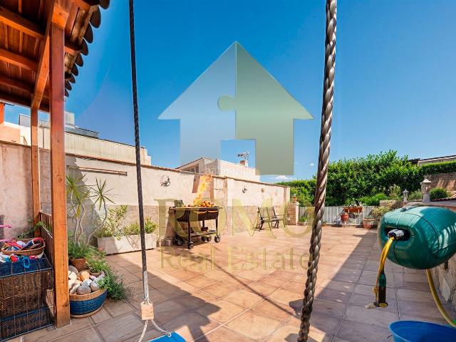 Casa adosada en venta en Montgat. NÁUTICA. Casas adosadas.