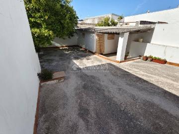 Villa en venta en Montilla - Jardín