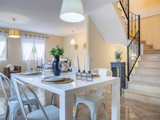 Casa adosada en Venta en Montroi / Montroy