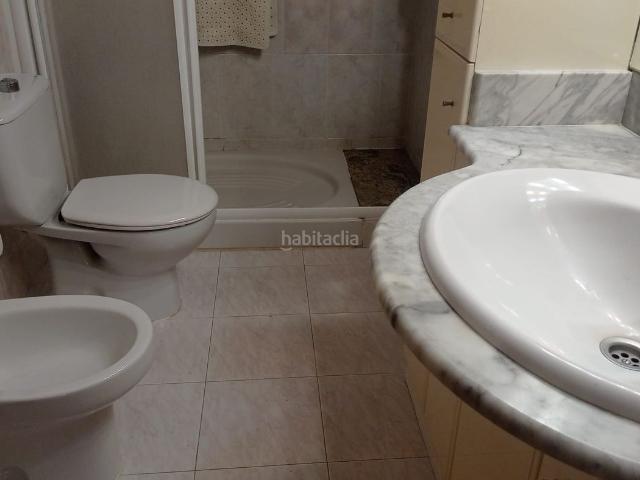 Casa adosada en venta en Monzón. Casas adosadas.