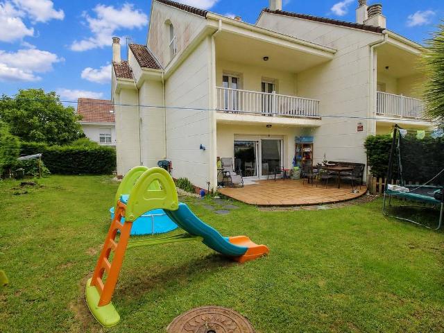 Casa adosada en Venta en Mortera