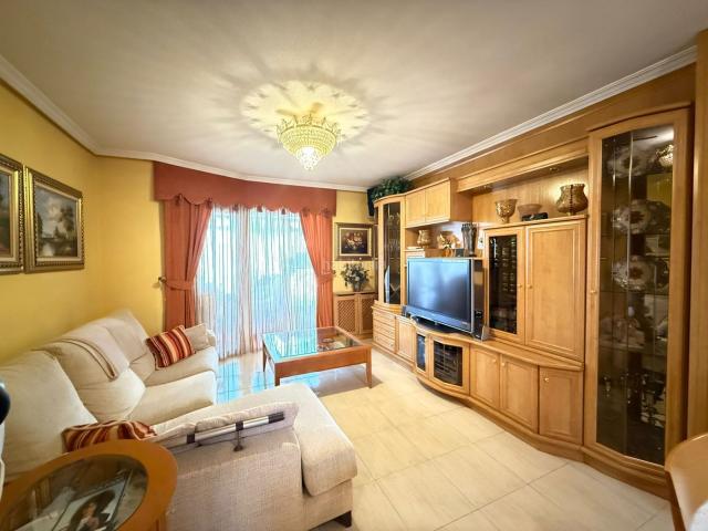 Casa adosada en venta en Móstoles, Parque Coimbra. chalet mostoles. Casas adosadas.