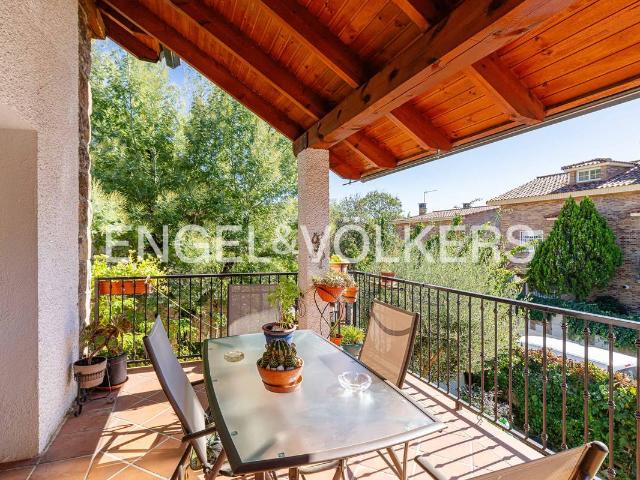 Casa adosada en Venta en Mataelpino