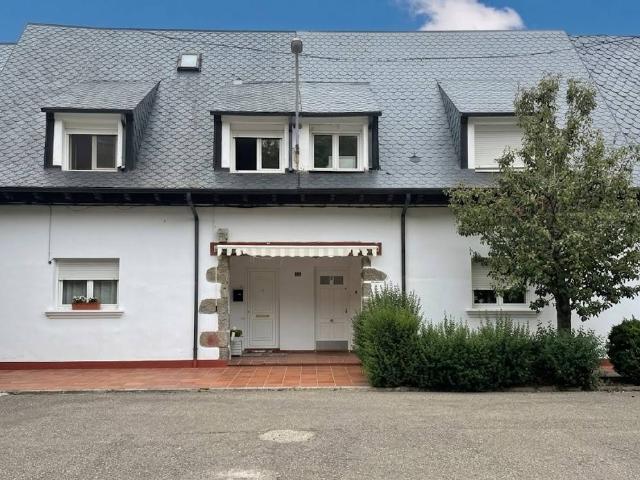 Casa adosada en Venta en Matallana de Torío