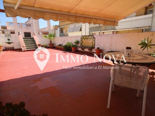 Casa adosada en venta en Mataró, Centre. Exclusiva residencia en una de las zonas más demandadas de Mataró!. Casas adosadas.