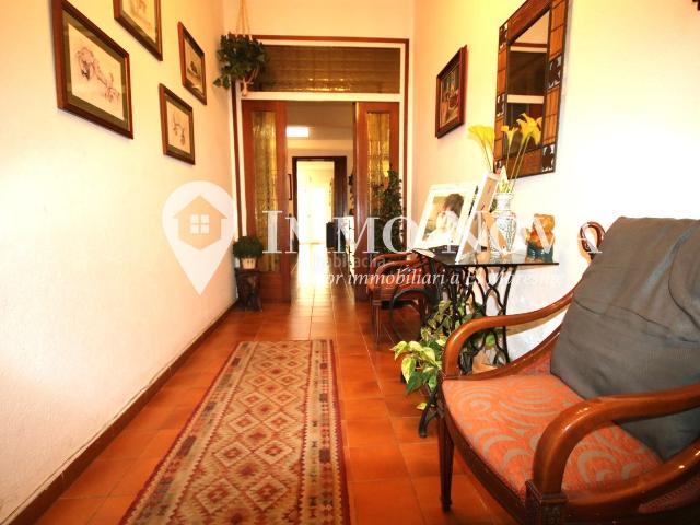 Casa adosada en venta en Mataró, Eixample. Casa de 250 m² con patio y 3 terrazas en pleno Eixample. Casas adosadas.