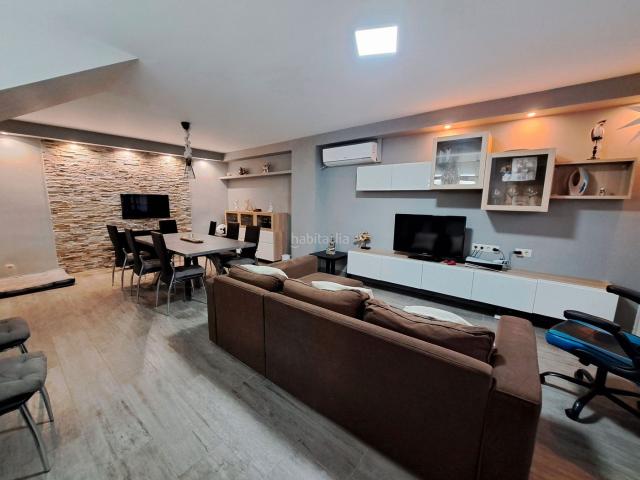 Casa adosada en venta en Mataró, Els Molins. Acogedora casita!. Casas adosadas.
