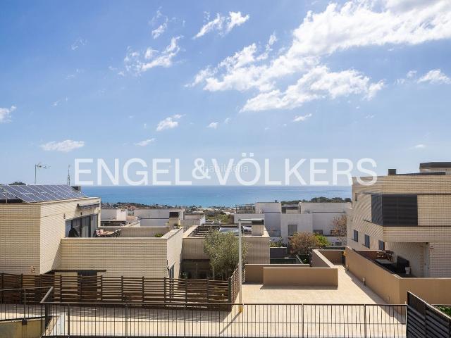 Casa adosada en venta en Mataró, Vallveric. Moderna casa en zona residencial Vallveric de Mataro. Casas adosadas.