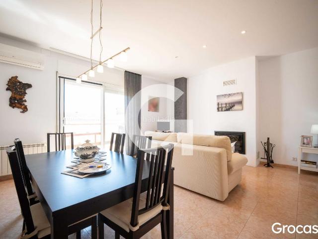 Casa adosada en venta en Mataró, Vista Alegre. CASA EN VISTA ALEGRE DE 4 PLANTAS. Casas adosadas.
