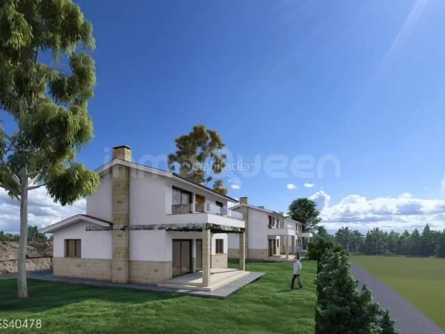 Casa adosada en venta en Mazcuerras. Venta de Chalet Adosado en Mazcuerras REES40478. Casas adosadas.