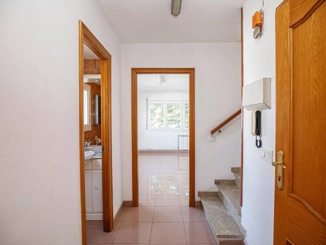Casa adosada en Venta en Maçana