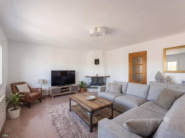 Casa adosada en Venta en Maçana