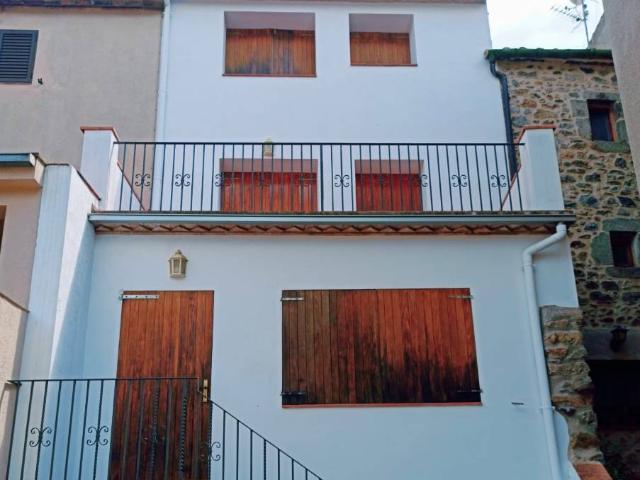 Casa adosada en Venta en Maçanet de Cabrenys