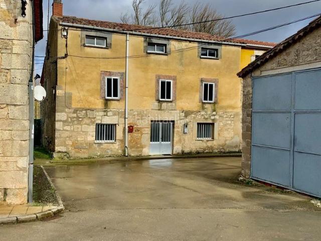 Casa adosada en venta en Valle de las Navas. CASA DE PIEDRA CON GRAN POTENCIAL Y TERRENO URBANO OPCIONAL 1145MTS. Casas adosadas Valle de las.