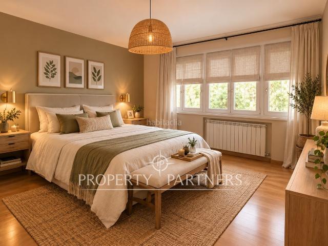 Casa adosada en venta en Madrid, Peñagrande. Espectacular casa con piscina en Peñagrande. Casas adosadas.