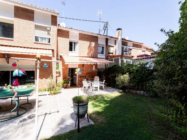 Casa adosada en venta en Madrid, Pinar del Rey. CHALET COLONIA EL BOSQUE ARTURO SORIA. Casas adosadas.