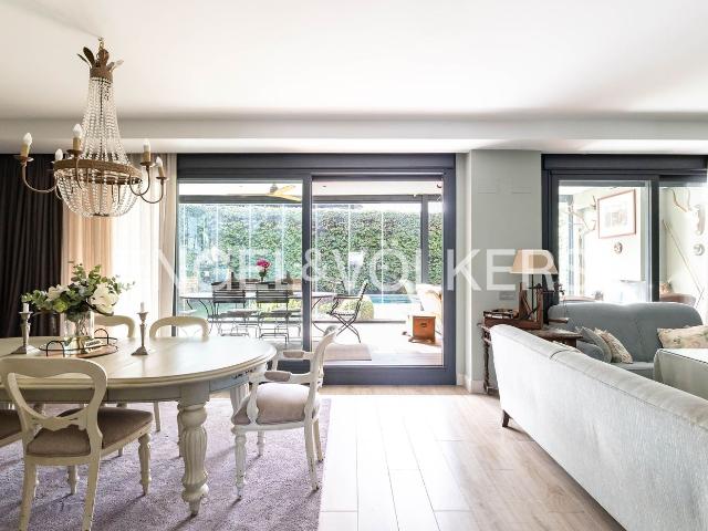 Casa adosada en venta en Madrid, Valdemarín. Exclusiva vivienda pareada en Valdemarin. Casas adosadas.