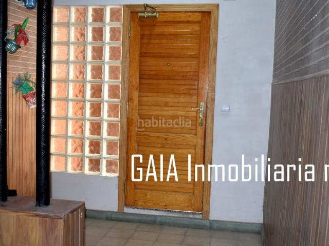 Casa adosada en venta en Maella. Casas adosadas.