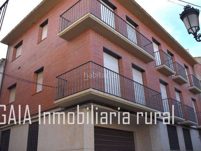 Casa adosada en venta en Maella. Casas adosadas.