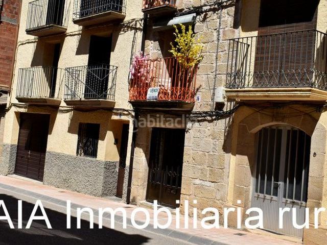 Casa adosada en venta en Maella. Casas adosadas.