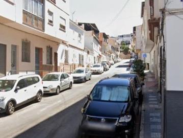 CASA ADOSADA EN VENTA EN MALAGA. ACTIVO INMOBILIARIO SIN POSESIÓN, NO VISITABLE