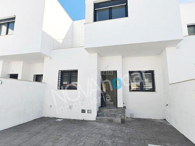 Casa adosada en venta en Málaga, Campanillas. CHALETS ADOSADOS NUEVA CONSTRUCCIÓN EN CAMPANILLAS. Casas adosadas.