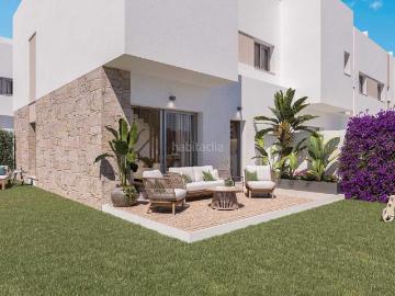Casa adosada en venta en Málaga, Churriana El Pizarrillo La Noria Guadalsol. Adosado de 4 dormitorios con 43 m2 solarium. Garaje subterráneo 2 Coches. Casas adosadas.