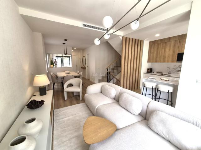 Casa adosada en venta en Málaga, Churriana El Pizarrillo La Noria Guadalsol. Adosado esquina de 4 dormitorios con 114 m2 jardín privado. Casas adosadas.