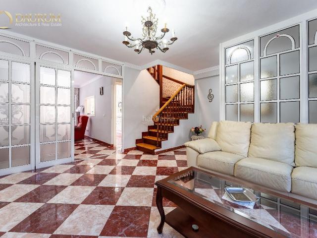 Casa adosada en venta en Málaga, Pedregalejo Morlaco. INMEJORABLE CHALET ADOSADO DE 3 PLANTAS EN PEDREGALEJO. Casas adosadas.