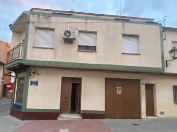 Casa adosada en Venta en Malagón