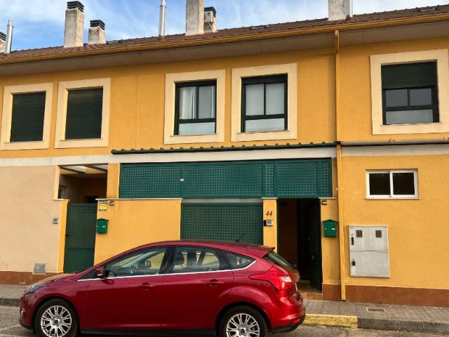 Casa adosada en Venta en Malagón