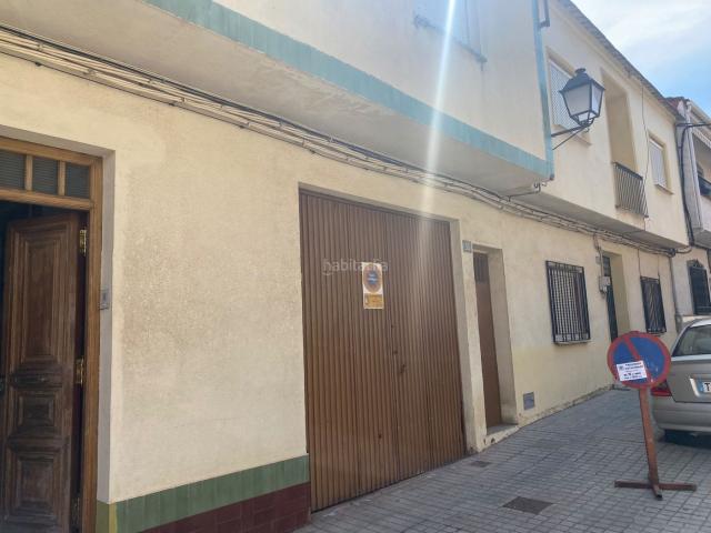 Casa adosada en venta en Malagón. Lote casa, local y piso. Casas adosadas.
