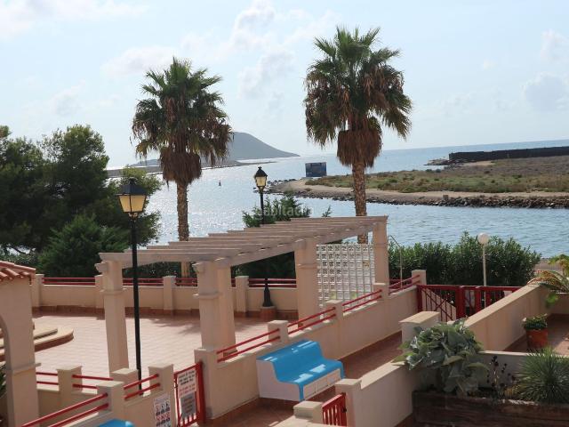Casa adosada en venta en Manga del Mar Menor La, Tomás Maestre. Apartamento con vistas al mar mediterráneo y canal. Casas adosadas Manga del Mar Menor.