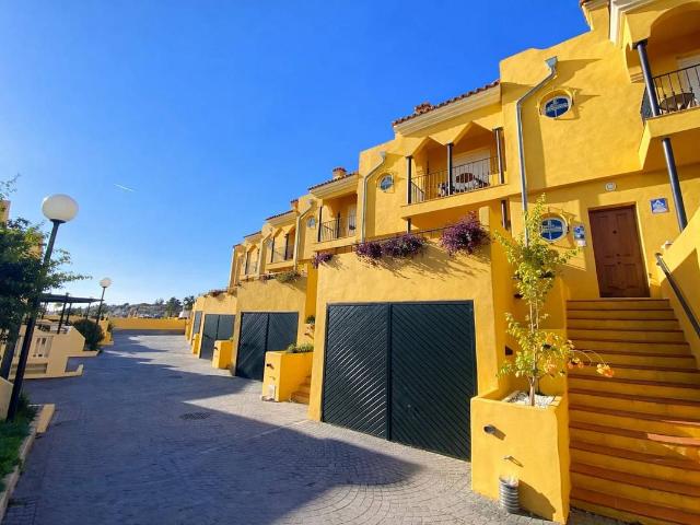 Casa adosada en Venta en Manilva Pueblo