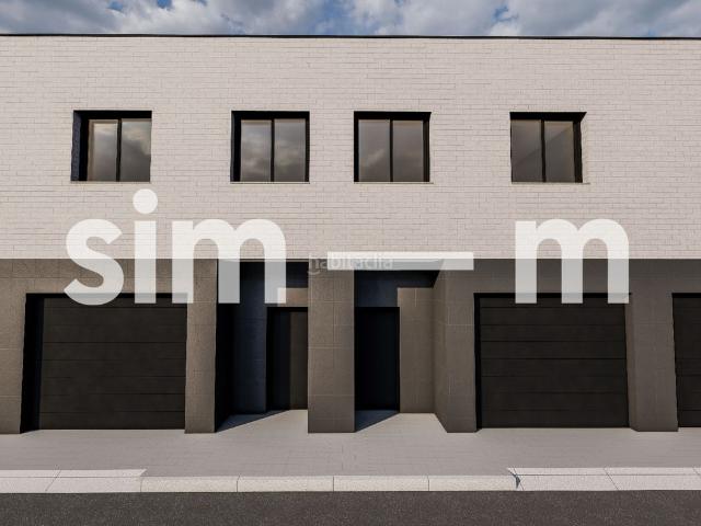 Casa adosada en venta en Manlleu. Casa nova promoció Manlleu. Casas adosadas.