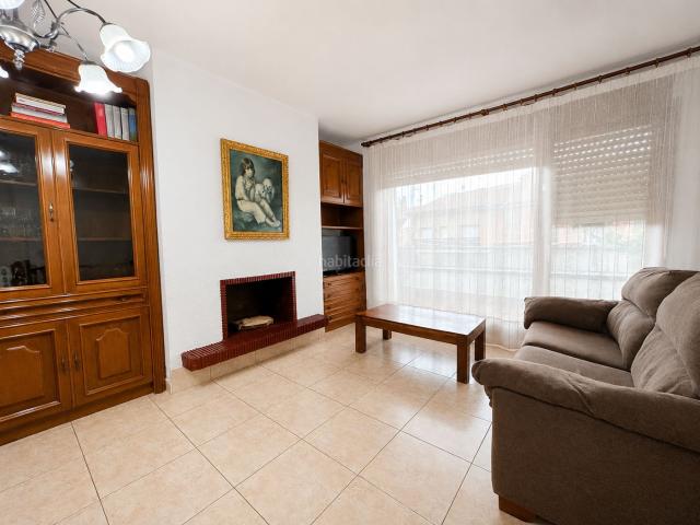 Casa adosada en venta en Manlleu. CASA EN VENTA EN MANLLEU. Casas adosadas.