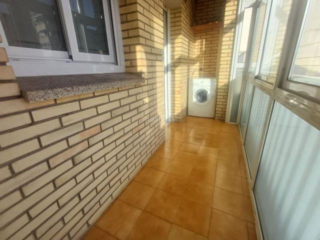 Casa adosada en venta en Manresa, Bases de Manresa Carretera de Santpedor. Àmplia casa de 270 m² amb 5 habitacions, garatge i grans espais exteriors, en una zona residencial tranquil·la de Manresa.