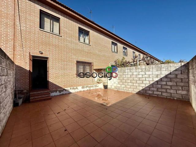 Casa adosada en venta en Marchamalo. ADOSADO EN VENTA EN MARCHAMALO. Casas adosadas.
