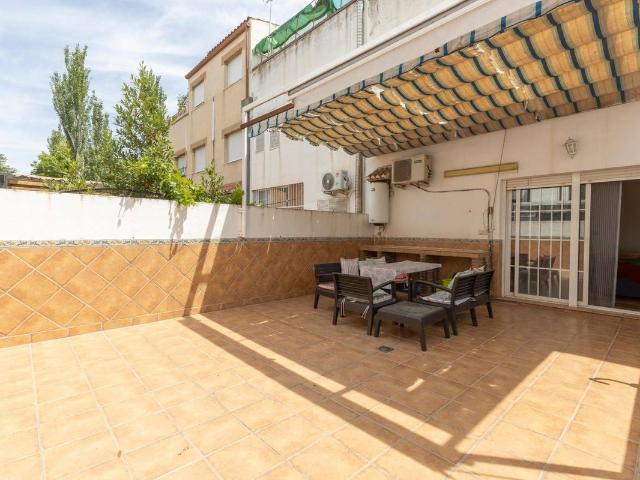 Casa adosada en Venta en Maracena